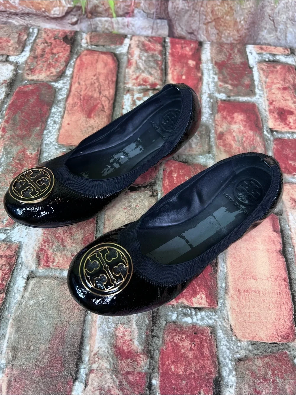 TORY BURCH Caroline Black Patent Leather Slip On Balletcore Logo Flats, 6.5M